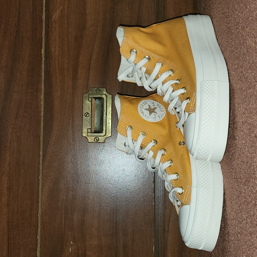 Converse Chuck Taylor Platform